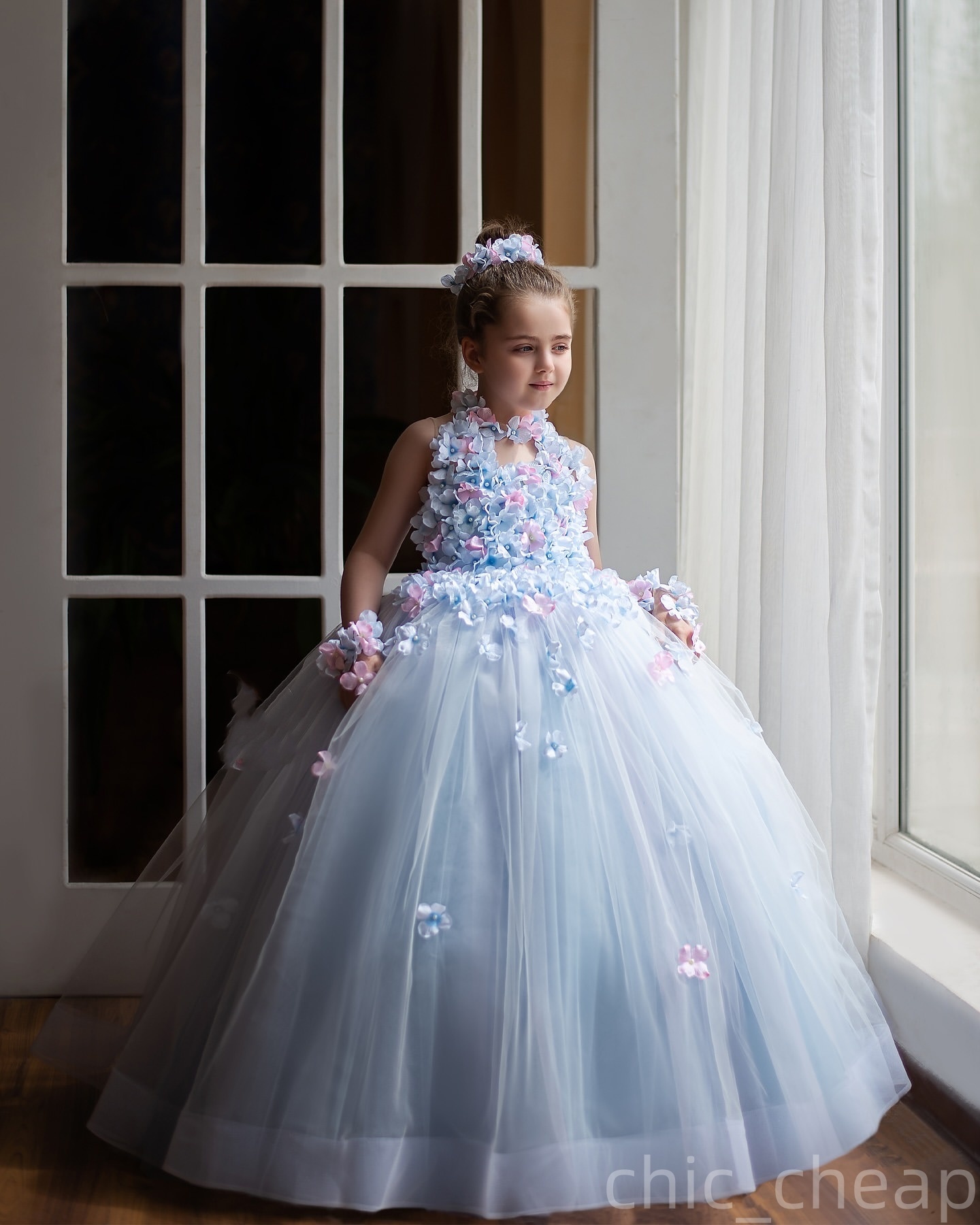 2025 Light Sky Blue Flower Girl Dresses Ball Gown Flowers Tulle Pearls Little Girl Christmas Peageant Birthday Christening Tutu Dress Gowns ZJ411