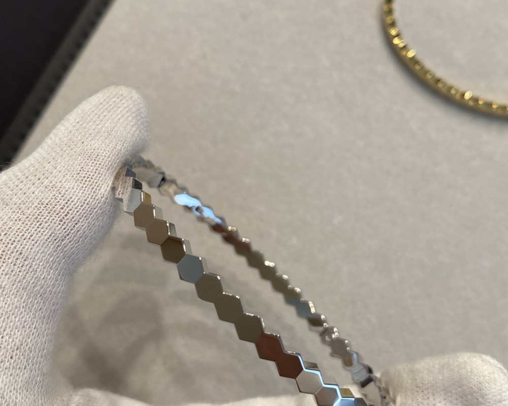 High Version V Gold CNC Shangmei Honeycomb Bracelet Pure Silver Plated 18k Rose Gold Inlaid with Diamonds Light Internet Celebrity Jewelry 250728