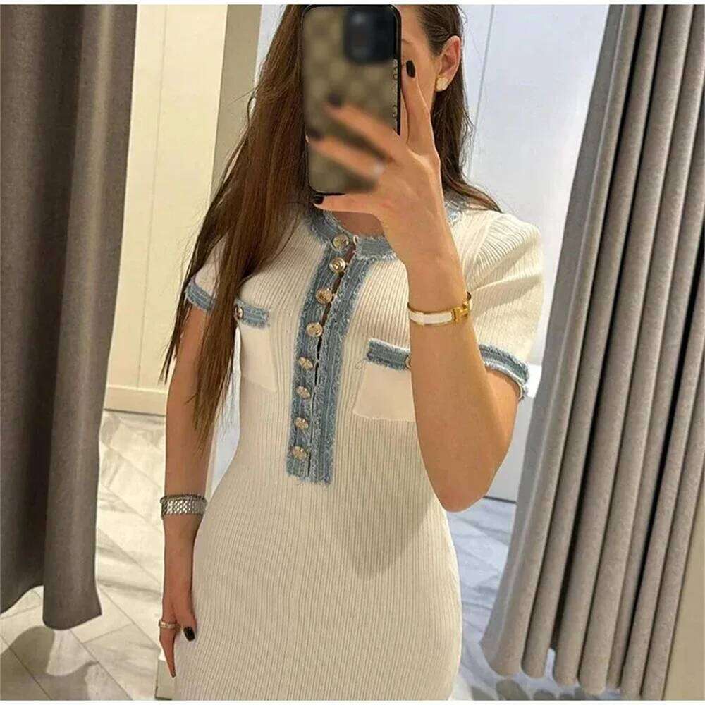Designer Clothing 2025 Elegant Contrasting Women Knit Maxi Dress Chic O-Neck Short Sleeve Metal Buttons Bodycon Dresses Office Lady Commuting Robe