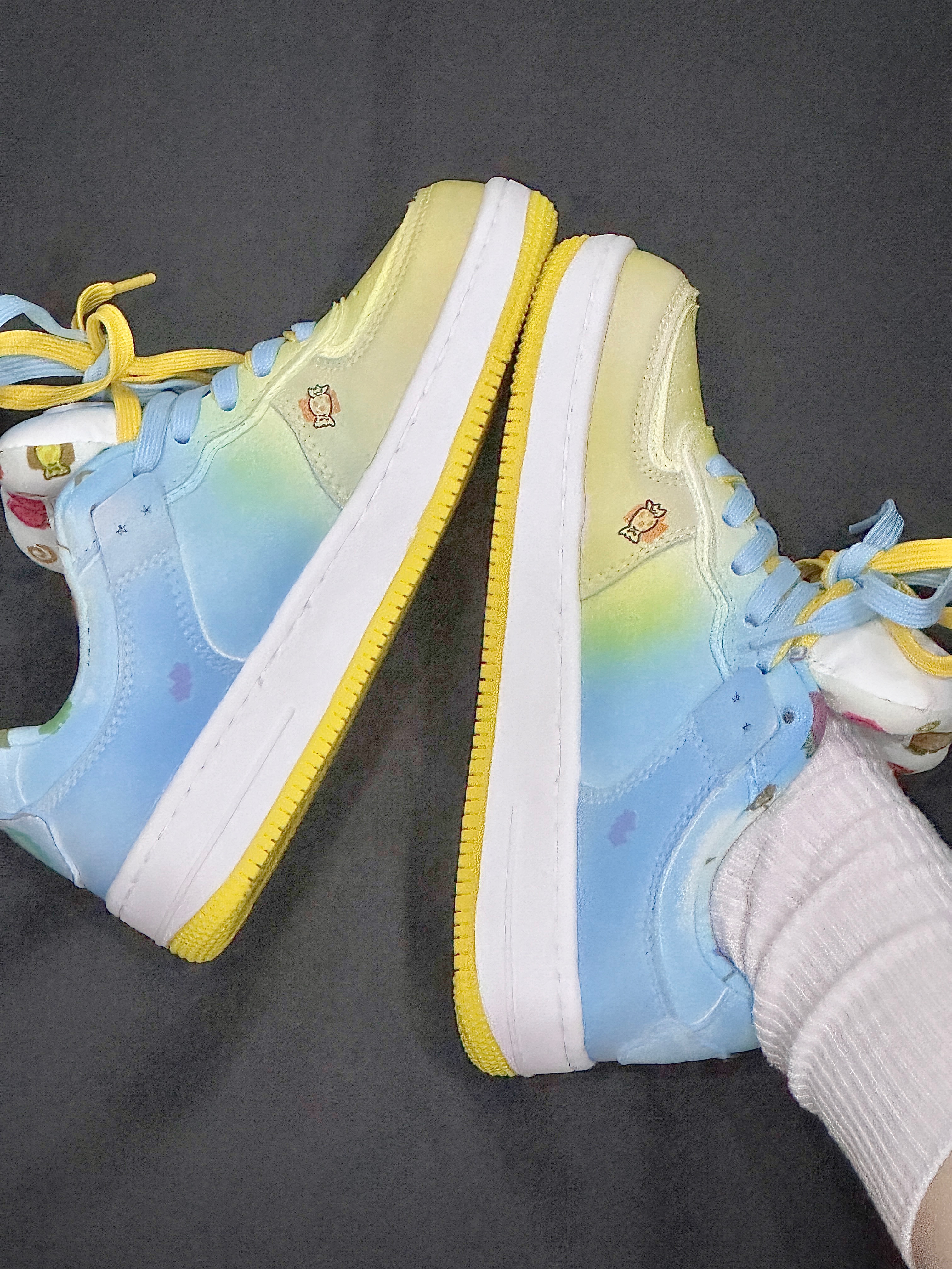 JiffFly Women's Fall/Winter Durable Sneakers with Thick Sole for Kids & Students