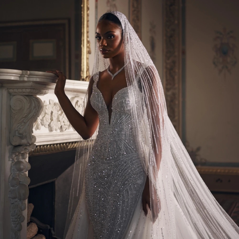 Classic Wedding Dresses Spaghetti Straps Beading Bridal Gowns with Detachable Train Sleevless Sequins Mermaid Customized Vestidos De Novia Plus Size