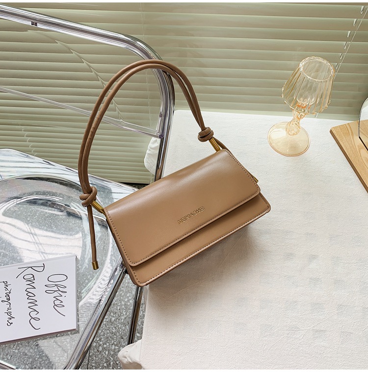 Chic Fashionable Baguette Handbag for Ladies Trendy Multifunctional Clutch & Shoulder Satchel