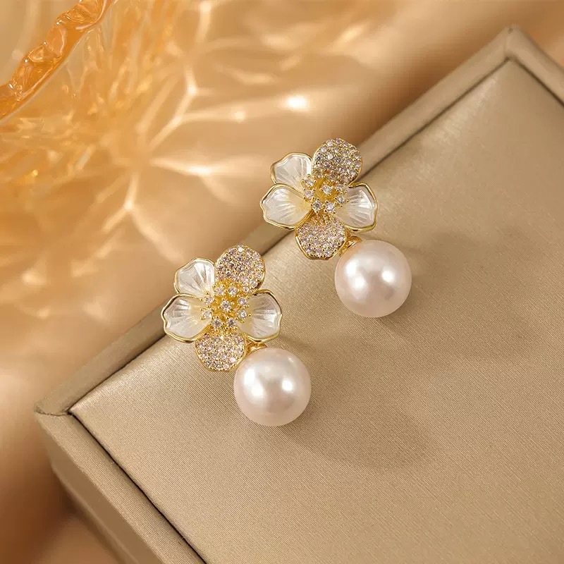 Elegant Design Ball Pearl Camellia Flower Drop Earrings for Women 14K Real Gold Plated Cubic Zirconia Pearl Charm Earrings Luxurious Fine Earrings Jew