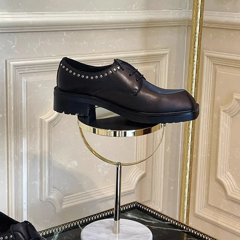 Genuine leather flat mens shoes autumn tie high-heeled thick-soled riveted leather shoes banquet formal large size men shoe 250723