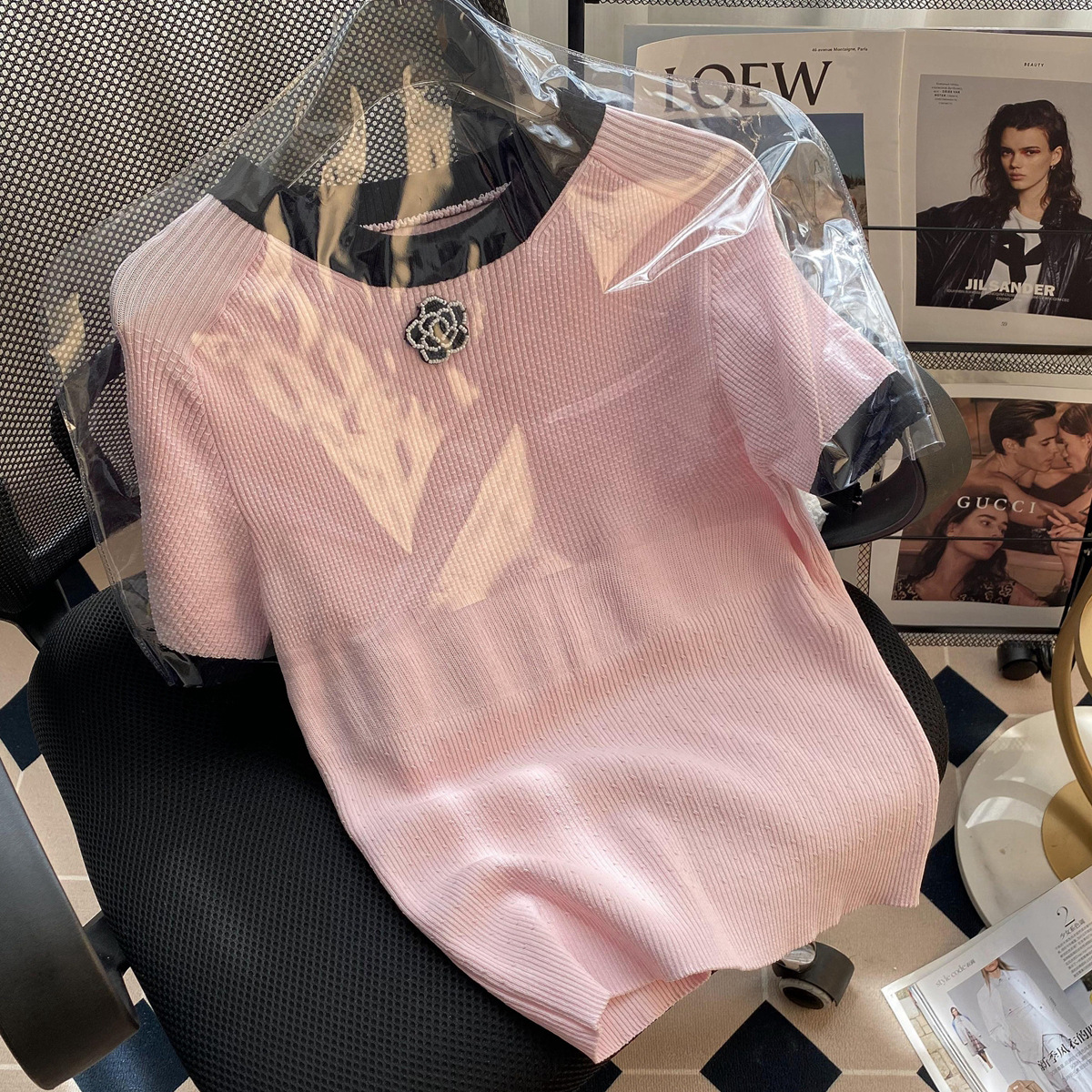 Summer New Fashion Round neck Knitted Short Sleeve Women's Color blocked Versatile Top Button flower Knitted Versatile Style