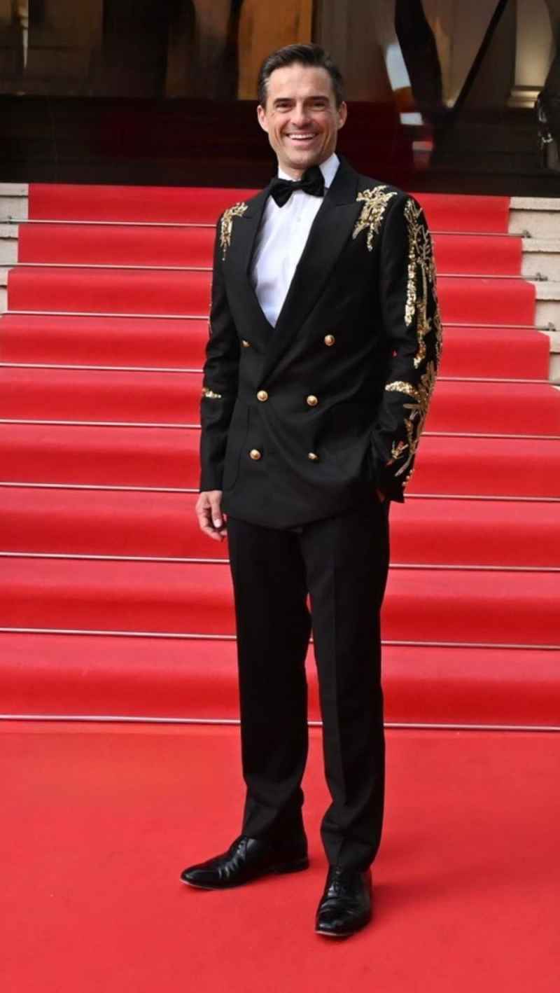 Black Peaked Lapel Men Suits 2 Piece Double Breasted Appliques Fashion Handsome Wedding Tuxedos Elegant Party Prom Male Suit