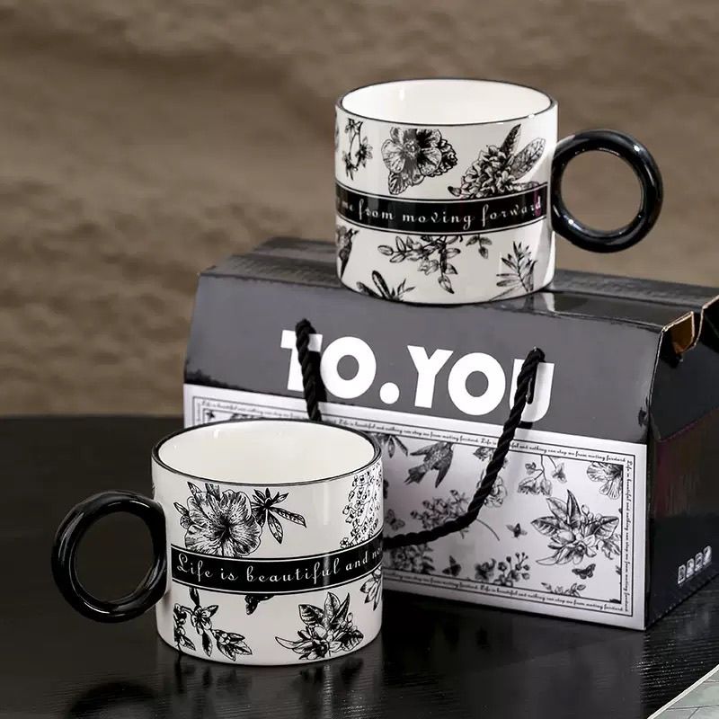 Luxury Designer Retro Creative Mugs Ceramic High Value With Lid Water Cup Home Coffee Cup Advanced Ins Style Cup Office Tumblers Tea Bottles Drinkware