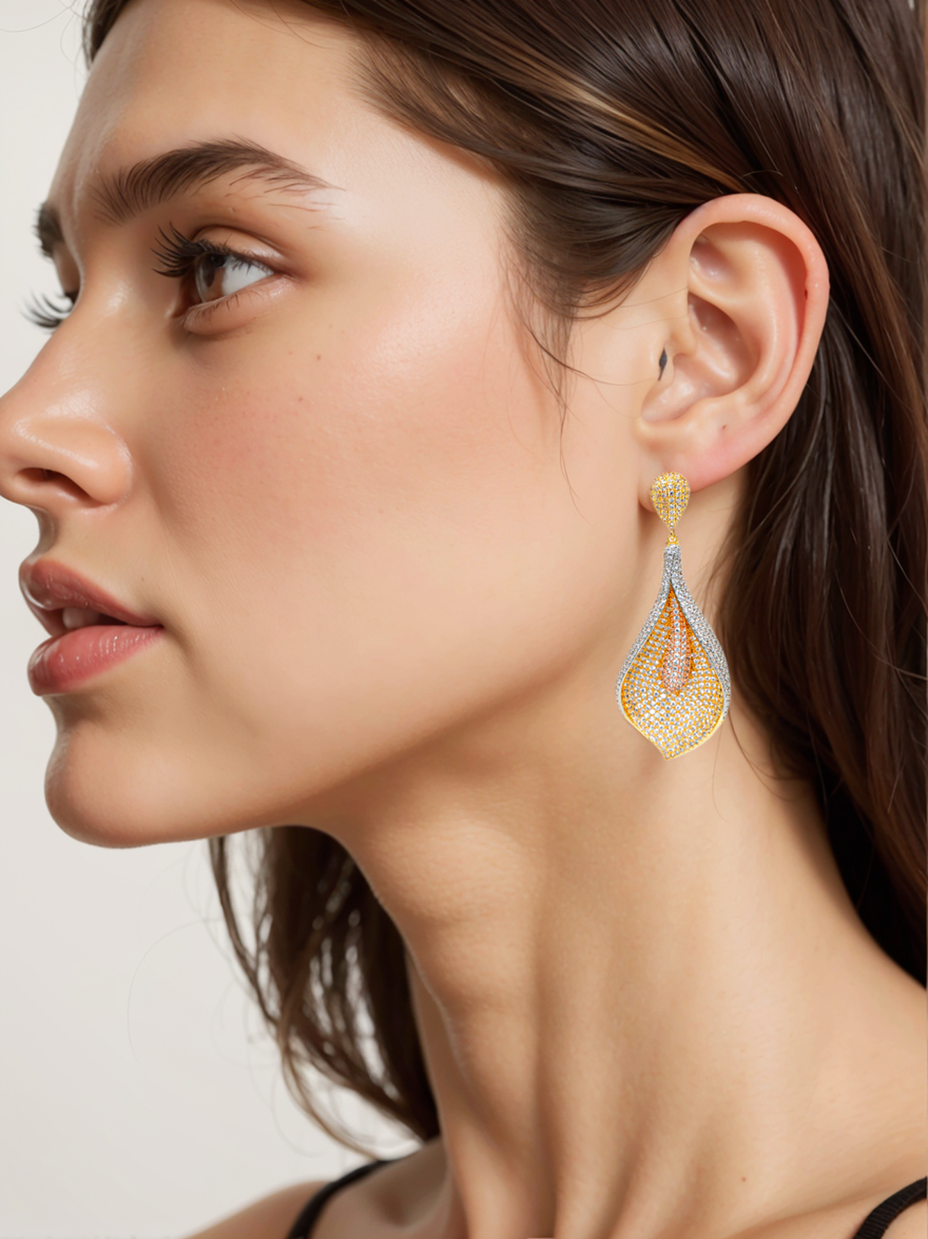 Chic Ladies' Gift Idea: Allergy-Free Pure Silver Backed Lily Blossom Pendant Earring Pair