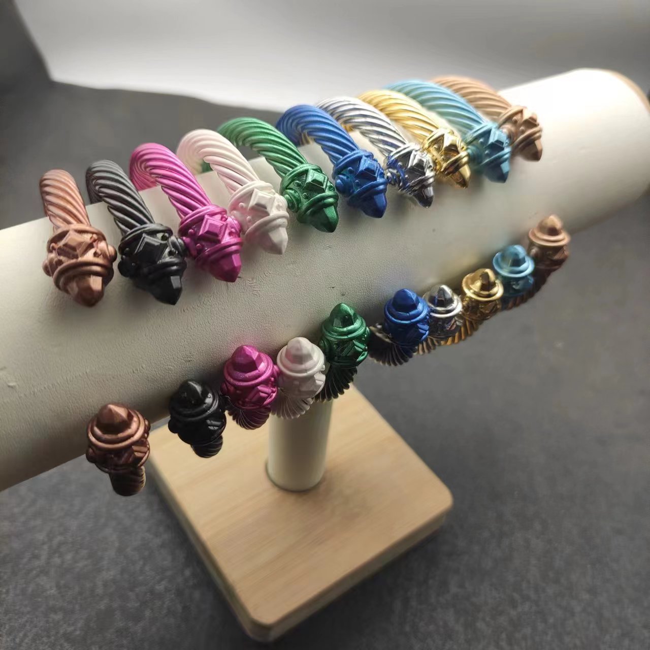 7MM Colored spray painted bracelet bracelet women cuff bangle cable designer stainless steel woman retro jewelry classic luxury bracelet men plated silver