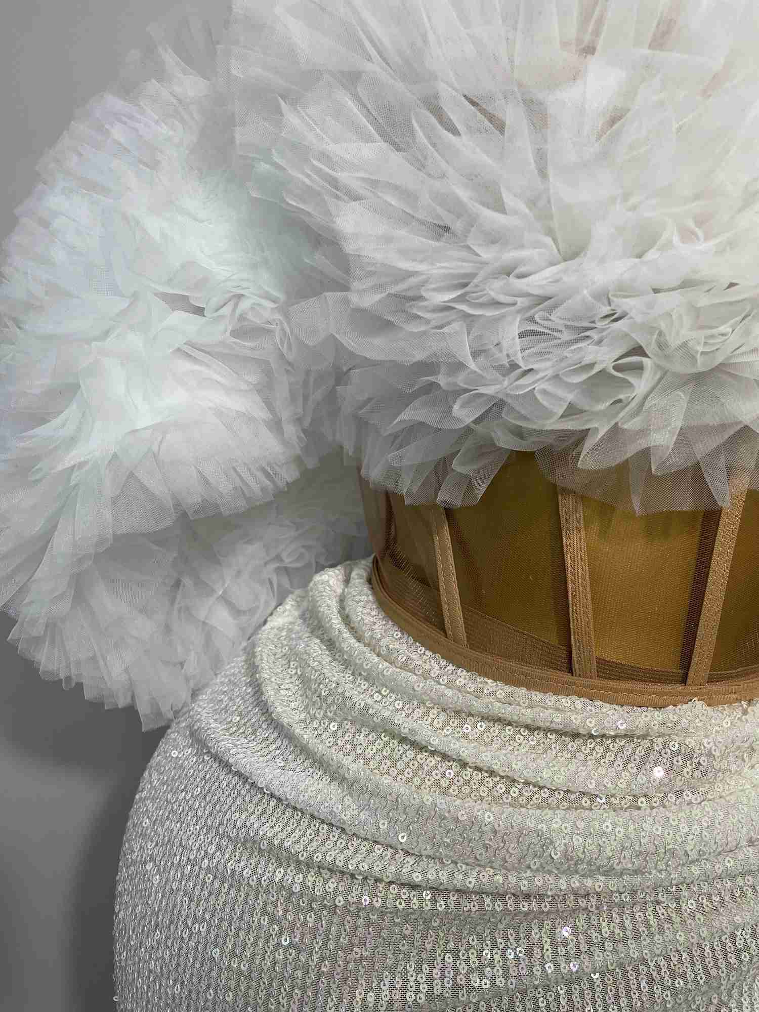 2025 Women White Sequins Top Short Skirt Two Pieces Set Sexy Celebrate Evening Prom Birthday Dress Nightclub Stage Outfit Z250728