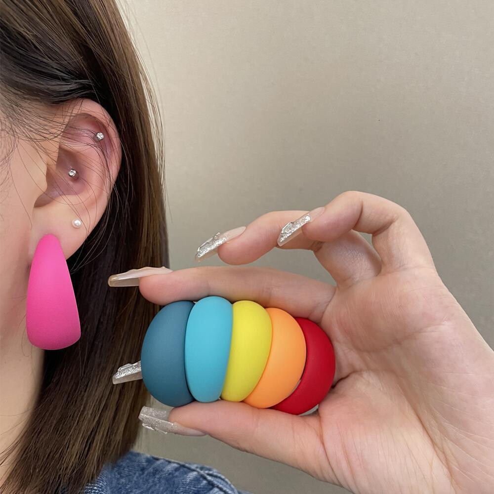 Sier Needle Niche Design for Women Wide C Colorful Hoop Stud Earrings Non-Pierced Ear Clips