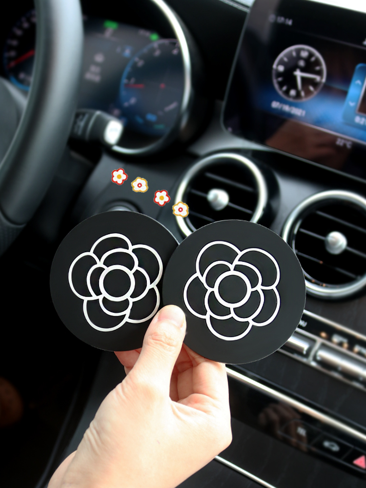 Car Cup Mat Heat Insulation Creative Cute Waterproof Silicone Storage Slot Mat Car Interior Decoration Car-mounted Organizer Mat 250728