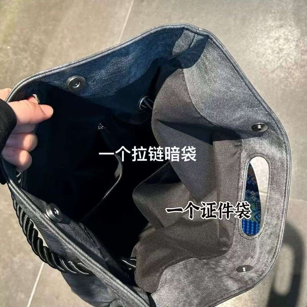 Designer Bag Tote Shoulder Unisex Commuter Large Capacity Tote Hard Bottom Three Dimensional High End Feel Single Shoulder Crossbody Gym Bag