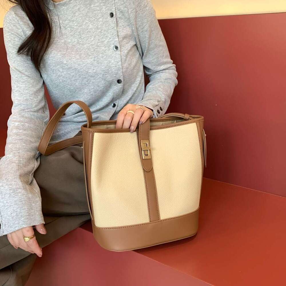 High-End First Layer Cowhide Underarm New Trendy Versatile Single Shoulder Crossbody Bucket Bag designer bag B5