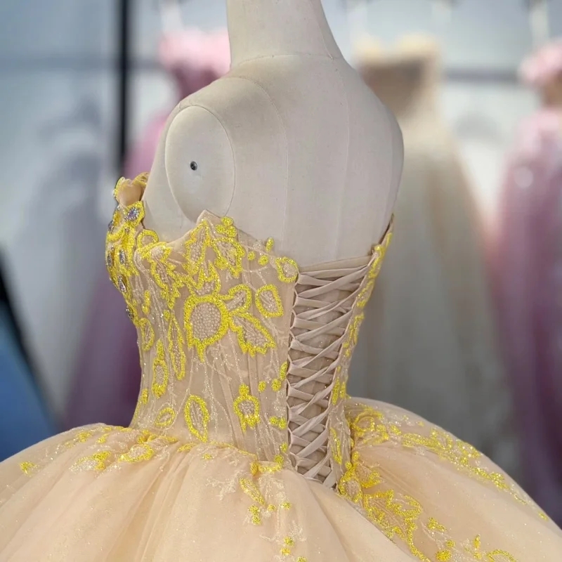 Champagne Princess Quinceanera Dresses Off Shoulder Beads Sequin Applique Lace Tull Sweet 16 Dress Ball Gown Vestidos 15 Anos