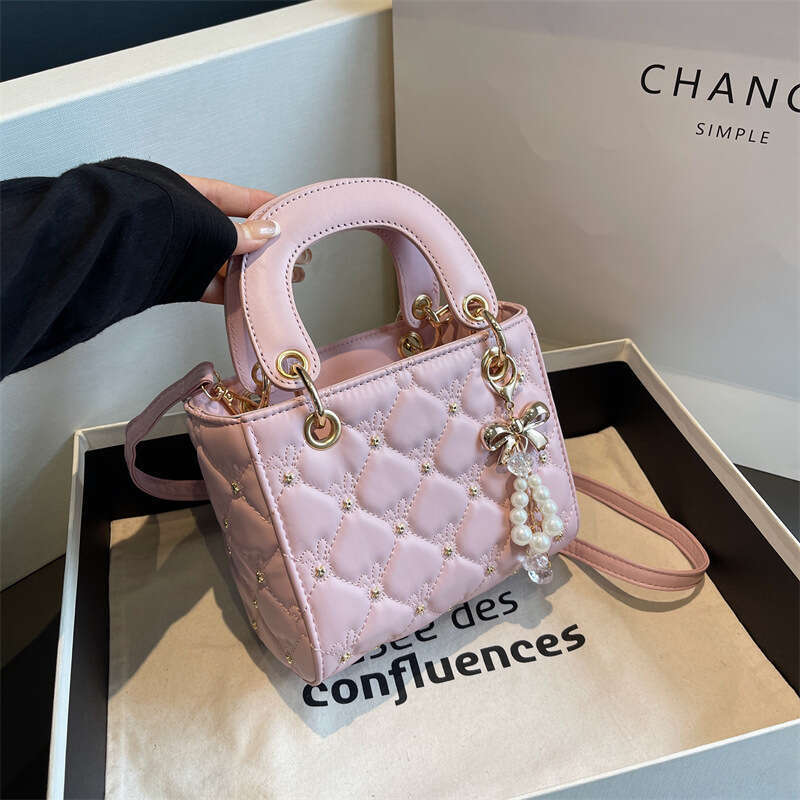 Quilted Embroidery for Women Summer New Fashion Single Shoulder Crossbody Stylish Handheld Small Square Bag