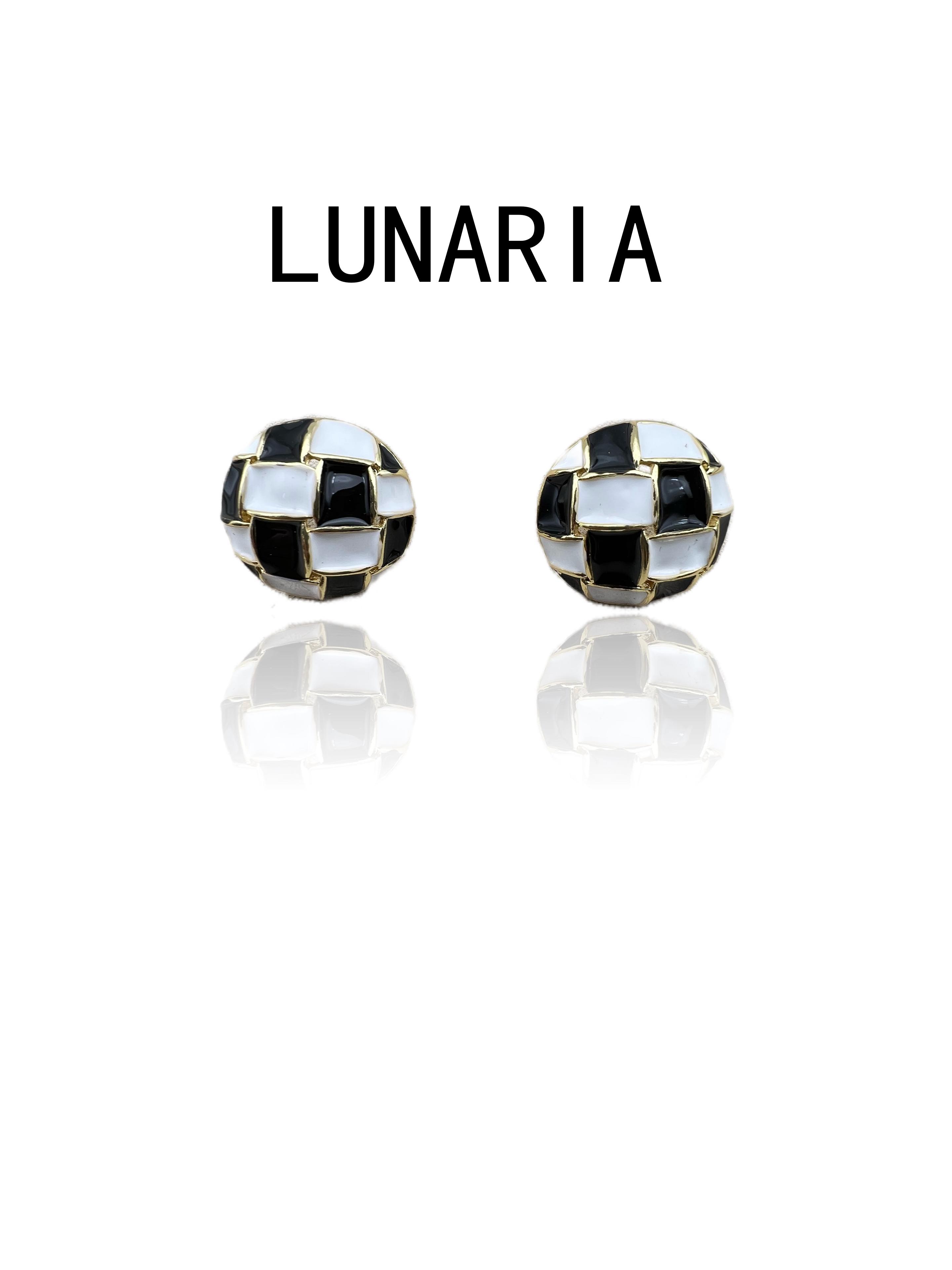 Classic Patterned Ear Jewelry - Glittering Holographic Thread Detail