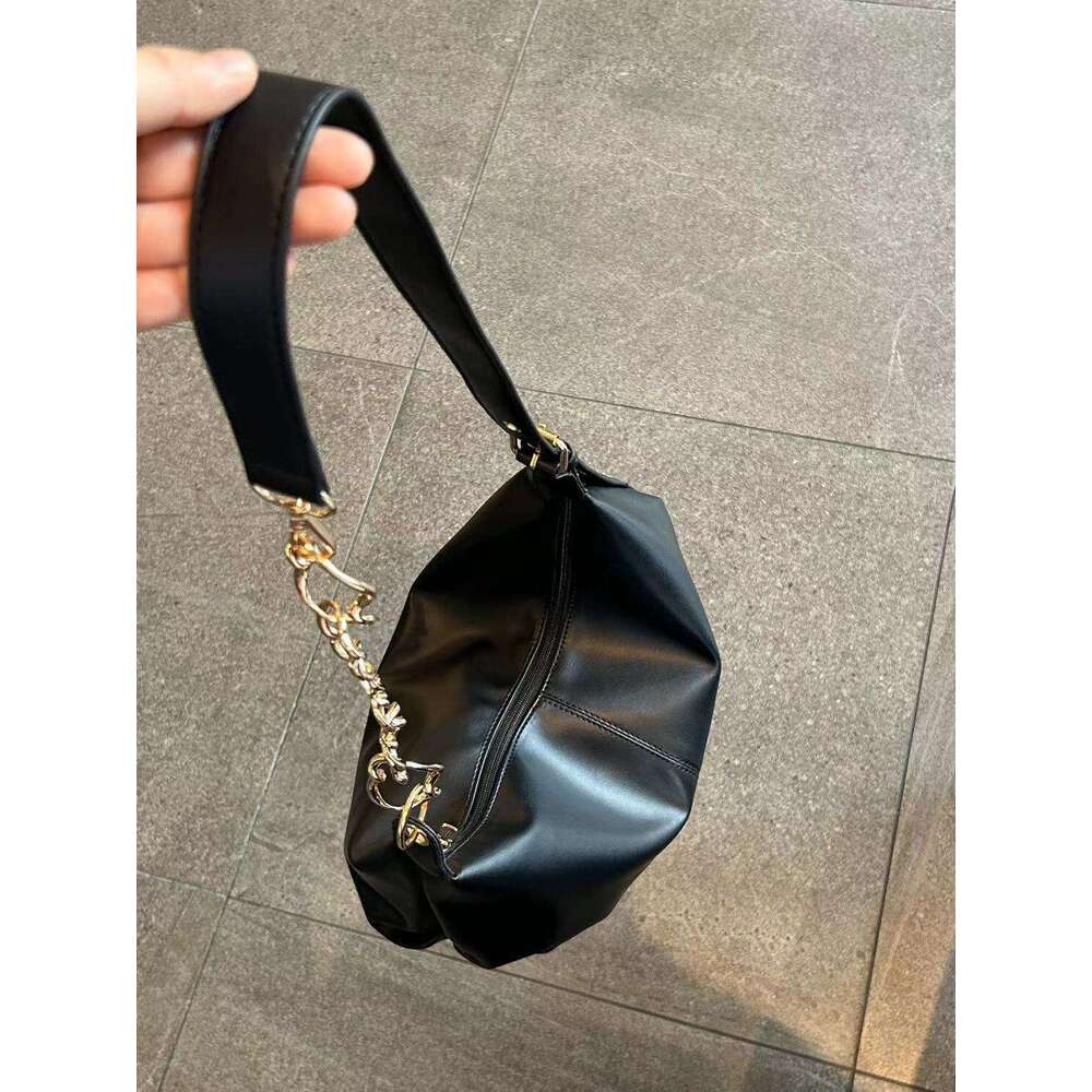 Designer Bag Tote Bag Shoulder bag French Style Ins Niche Lightweight High End Versatile Single Shoulder Commuter Crossbody Black Chain Handbag Intern
