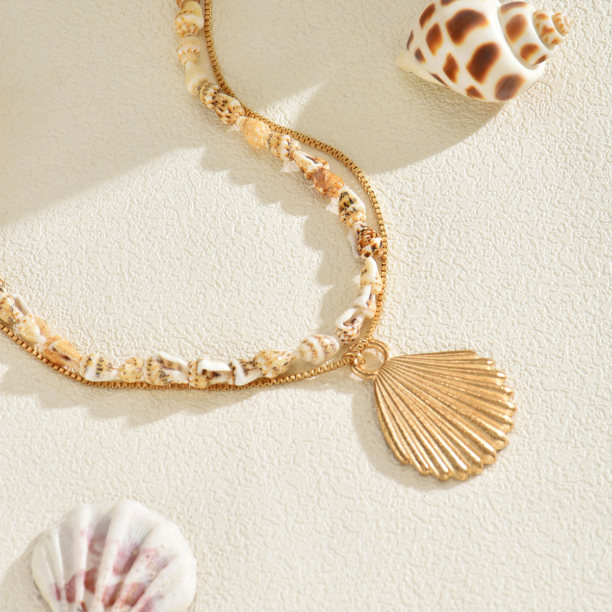 Minimalist Metal Shell Pendant Necklace Elegant Versatile Design Thin Conch Clavicle Chain for Women Jewelry for Women