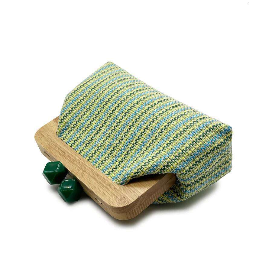 Colorful Striped PP Straw Clucth for Women Wooden Clip Shell Shoulder Crossbody Bags Casual Weave Summer Beach Bag 2025designer bag