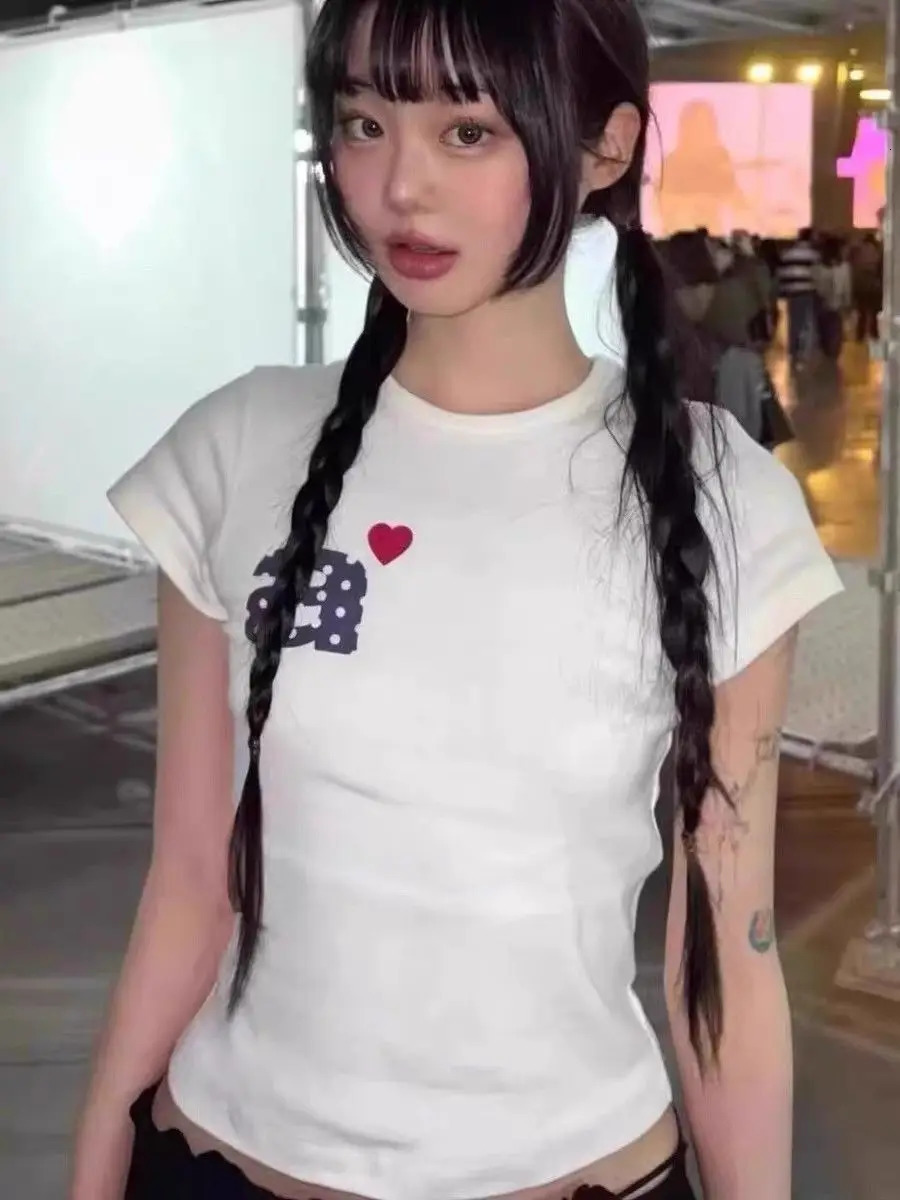 Korean Style Fashion Retro Kawaii Letter Graphics T shirts Women Slim Y2K Top Harajuku Gothic Casual Streetwear 250728