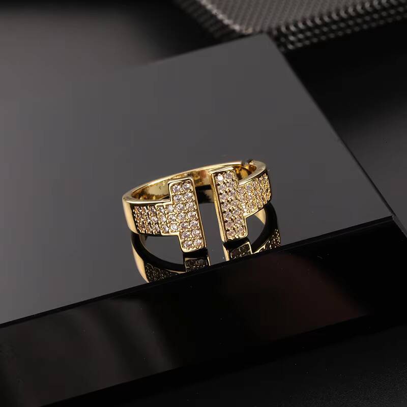 Hot Fashion Europe Gold Plated Brass Copper Alloy Crystal Zircon Openwork Finger Rings for Women Girls