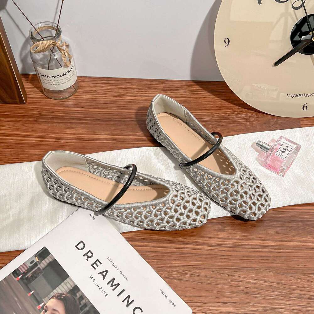 Designer New Hollow Design High-End Woven Flat Shoes 2025 French Light Luxury Sandals for Women Summer