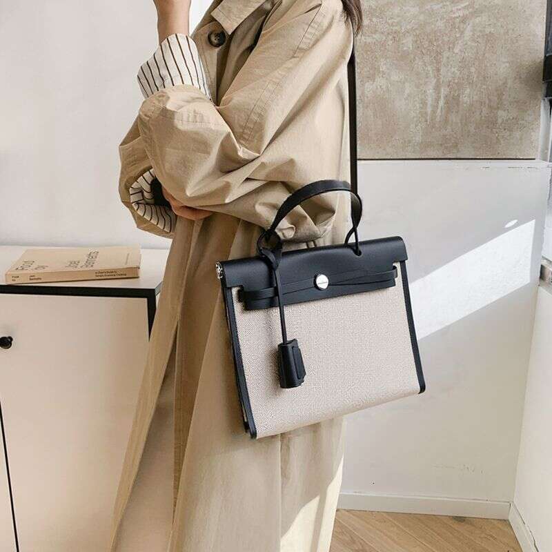 Designer Bag Tote Bag Shoulder bag Navigation Trendy New High End Commuter Shoulder Crossbody Bag Canvas Handbag Large Capacity Fashionable And Versat