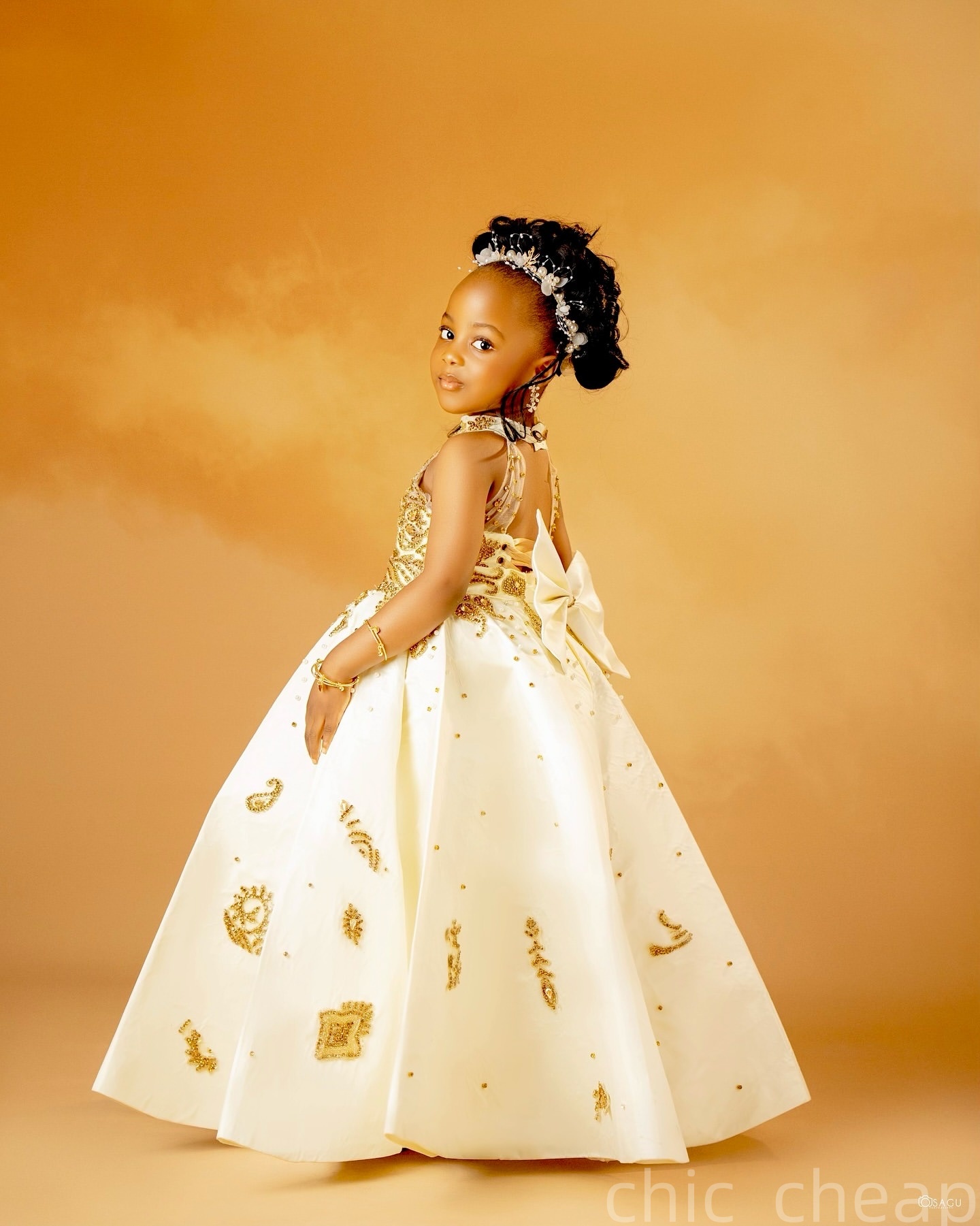 2025 Champagne A-line Flower Girl Dresses High Neck Lace Beaded Satin Little Girl Christmas Peageant Birthday Christening Tutu Dress Gowns ZJ411