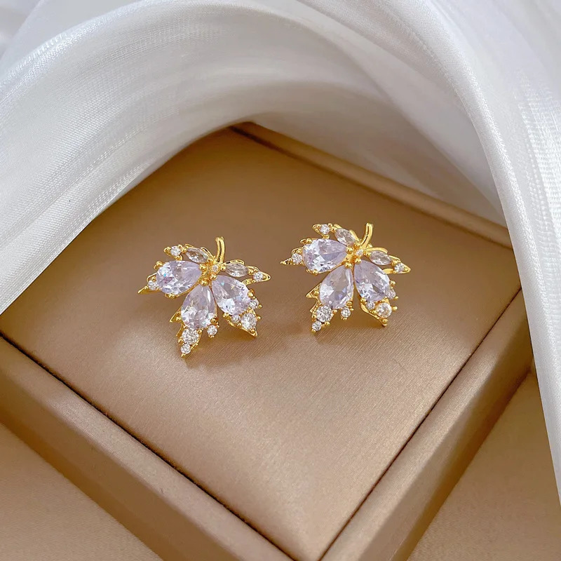Fashion Microinlaid Necklace Earring Set Light Maple Leaf Personality Temperament Banquet Earrings Clavicle Chain 250715