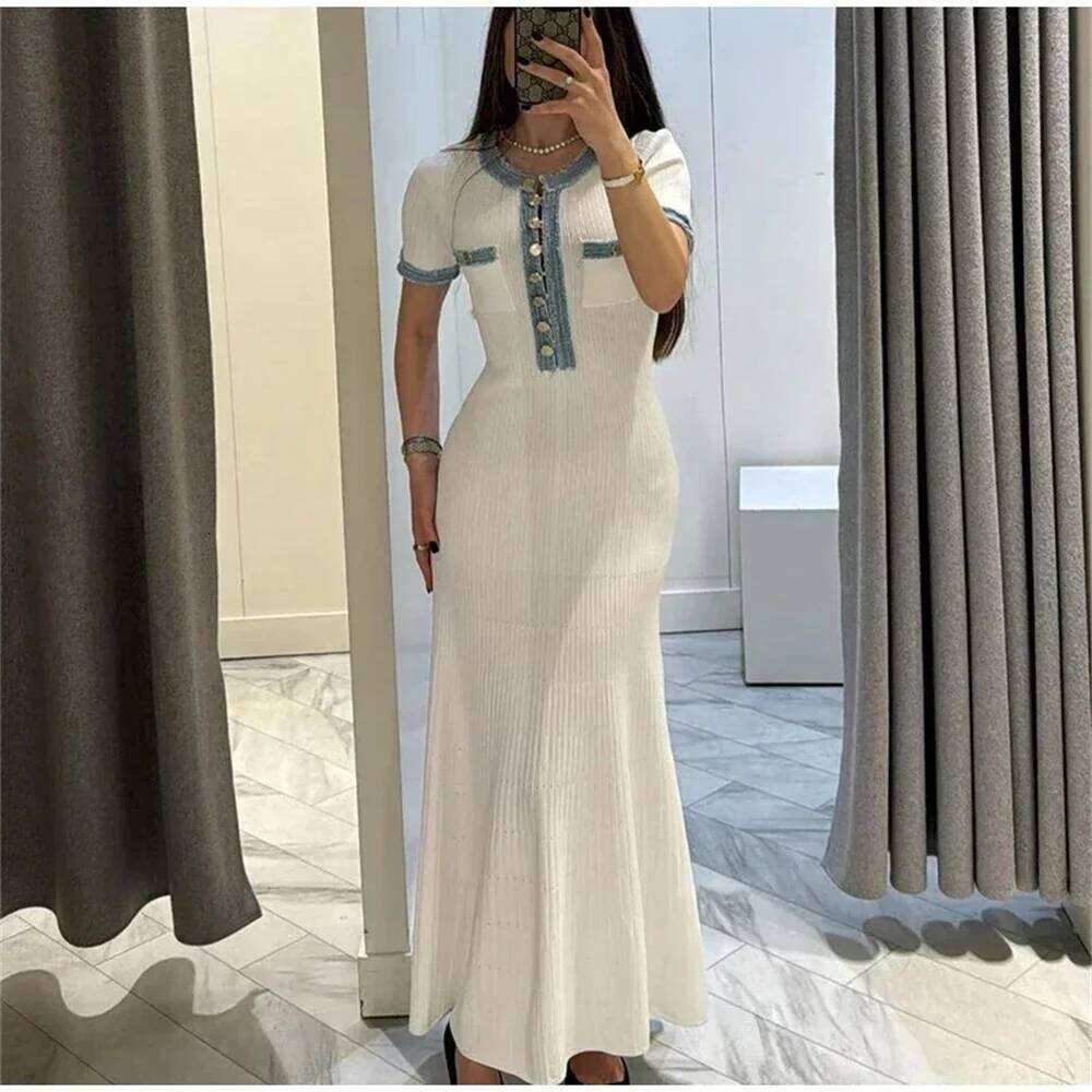 Designer Clothing 2025 Elegant Contrasting Women Knit Maxi Dress Chic O-Neck Short Sleeve Metal Buttons Bodycon Dresses Office Lady Commuting Robe