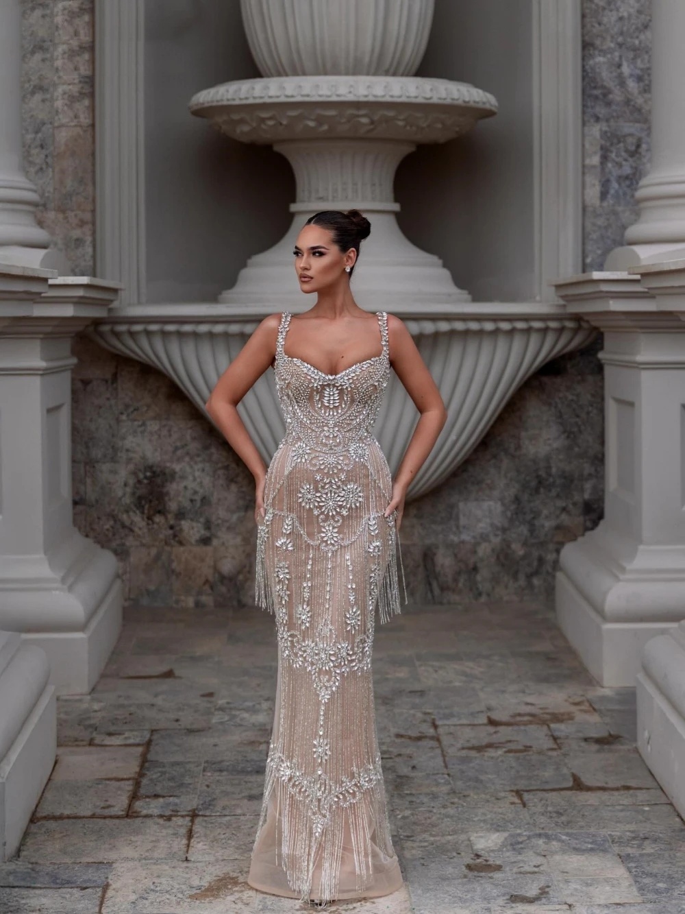 Luxurious Crystal Evening Dresses Customized Sexy Beaded Sleeveless Tassels Prom Dress Spaghetti Straps Floor Length Party Gown