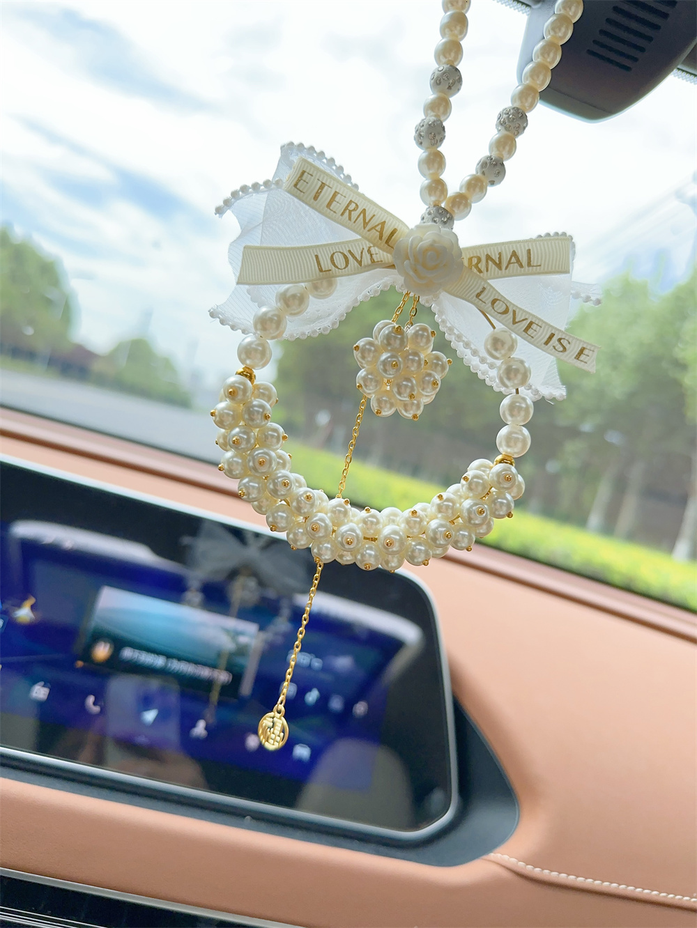 Pearl Car Hanging Rearview Mirror Car Interior Hanging Chain Car Decoration Car Accessories High-end Crystal Pendant Car Interior Decoration 250728