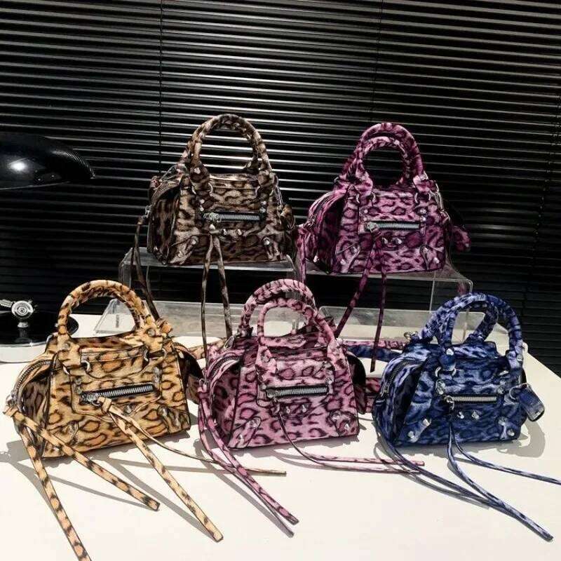 Good-looking Sweet Cool Spice Girl Wind Leopard Print Small Female New Personality Trend All Fashion Handbag Crossbody Bag