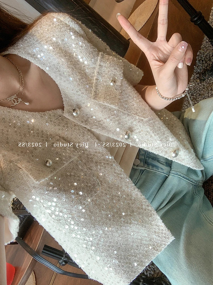 Womens Elegant Shiny Sequined Short Sleeve Tweed Jacket Lady Summer Streetwear O Neck Single Breasted Pockets Loose Outerwear 250728