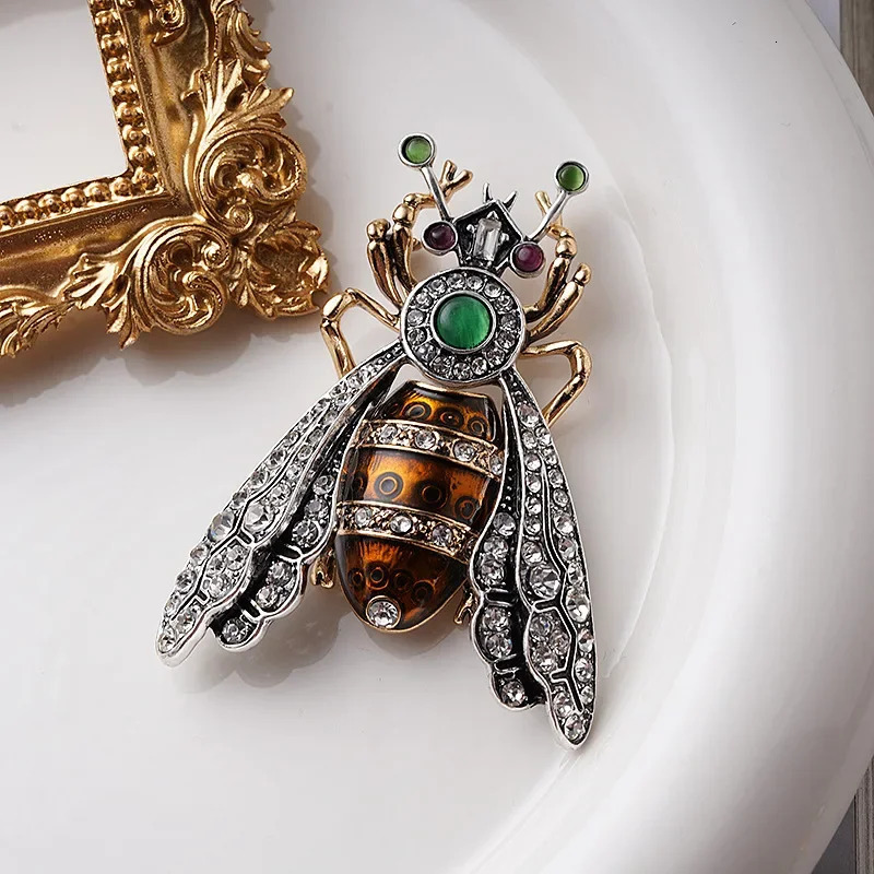Baroque Vintage Simulated Bee Brooch Unisex Suit Coat Jewelry Clothing Accessories Pins Holiday Party Favors 250728