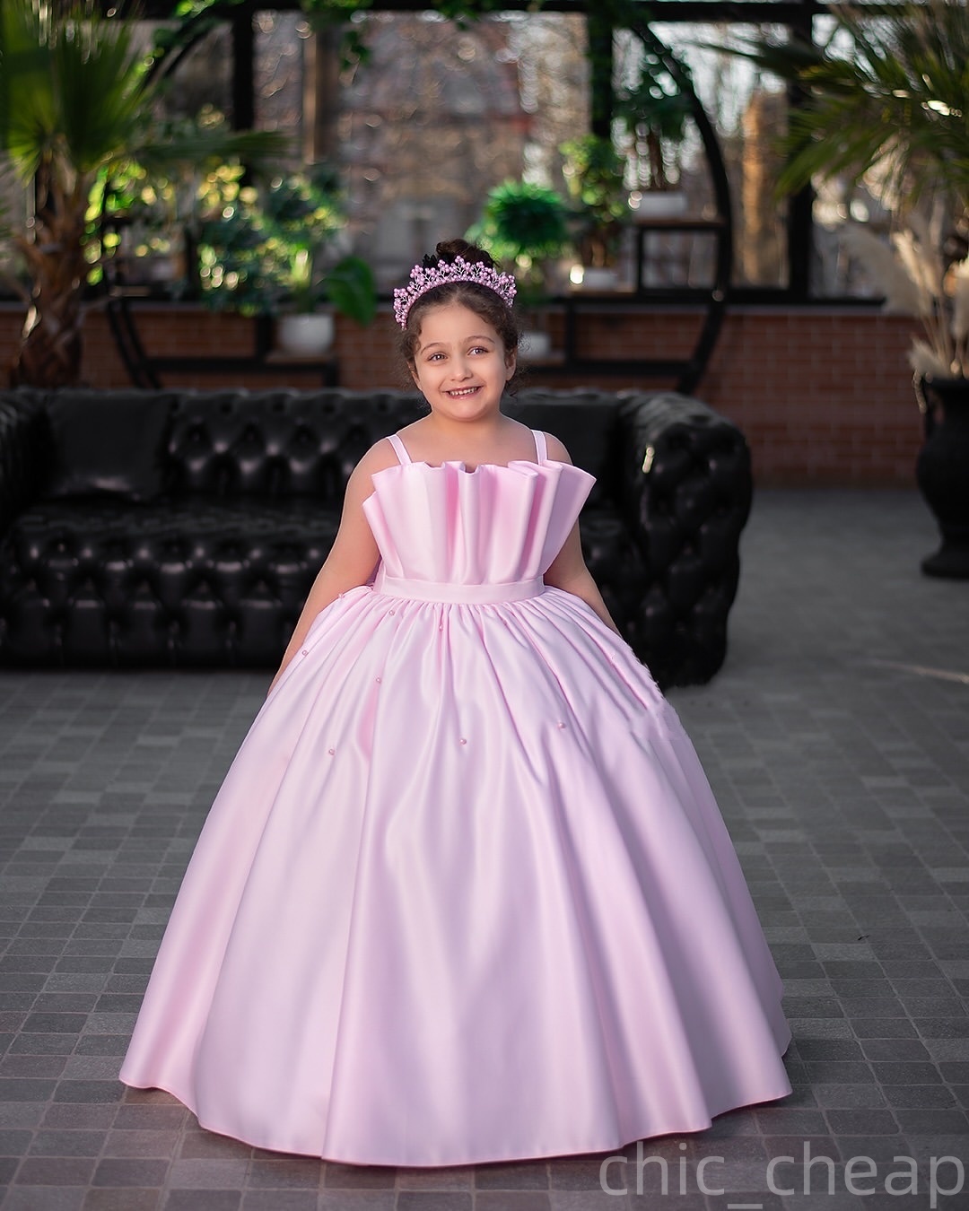 2025 Pink Spaghetti Flower Girl Dresses Ball Gown Pearls Satin Floor Length Little Girl Christmas Peageant Birthday Christening Tutu Dress Gowns ZJ411