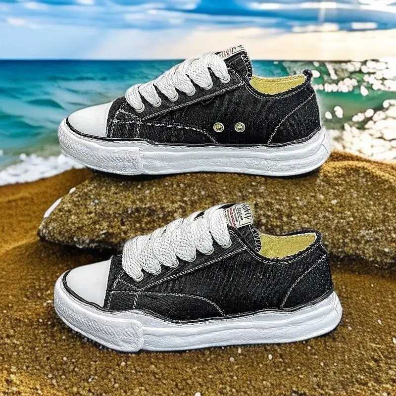 Versatile small shoes thick soles and elevated Japanese canvas outdoor casual sports shoes Y250728