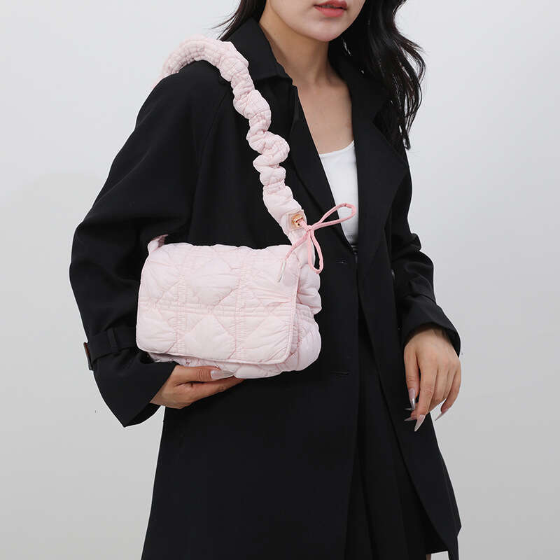 New Postman Bag Women's Cloud Bubble Down Bag Single Shoulder Underarm Bag Wrinkled Crossbody Bag Fashionable and Lightweight