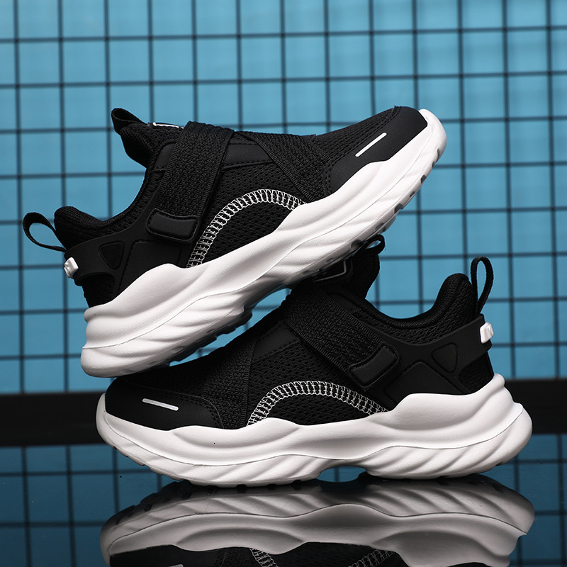 Boys' New Breathable Mesh Slip-On Sneakers Running Children's Spring and Autumn Girls' Travel Shoes