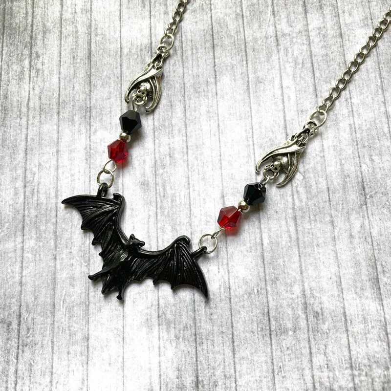 Gothic Punk Necklace with Crystal Bead Chain Black Bat Pendant Horror Witch Choker Halloween Costume Jewelry Z250910