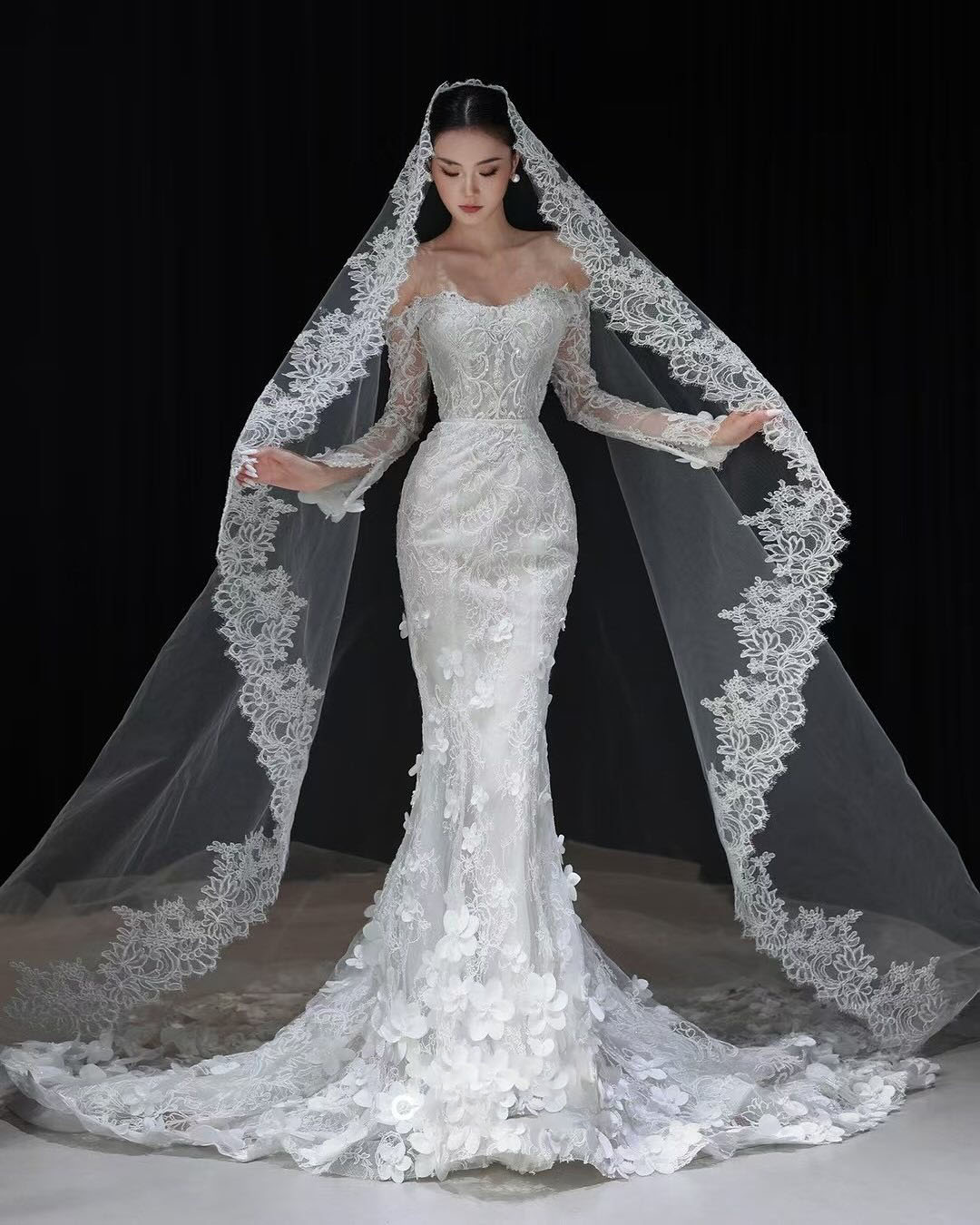 Elegant French Lace Wedding Veil Cathedral White Ivory Floral Applique Edge Bridal Veils Tulle 1 Tier With Comb Bride Accessories Custom Made