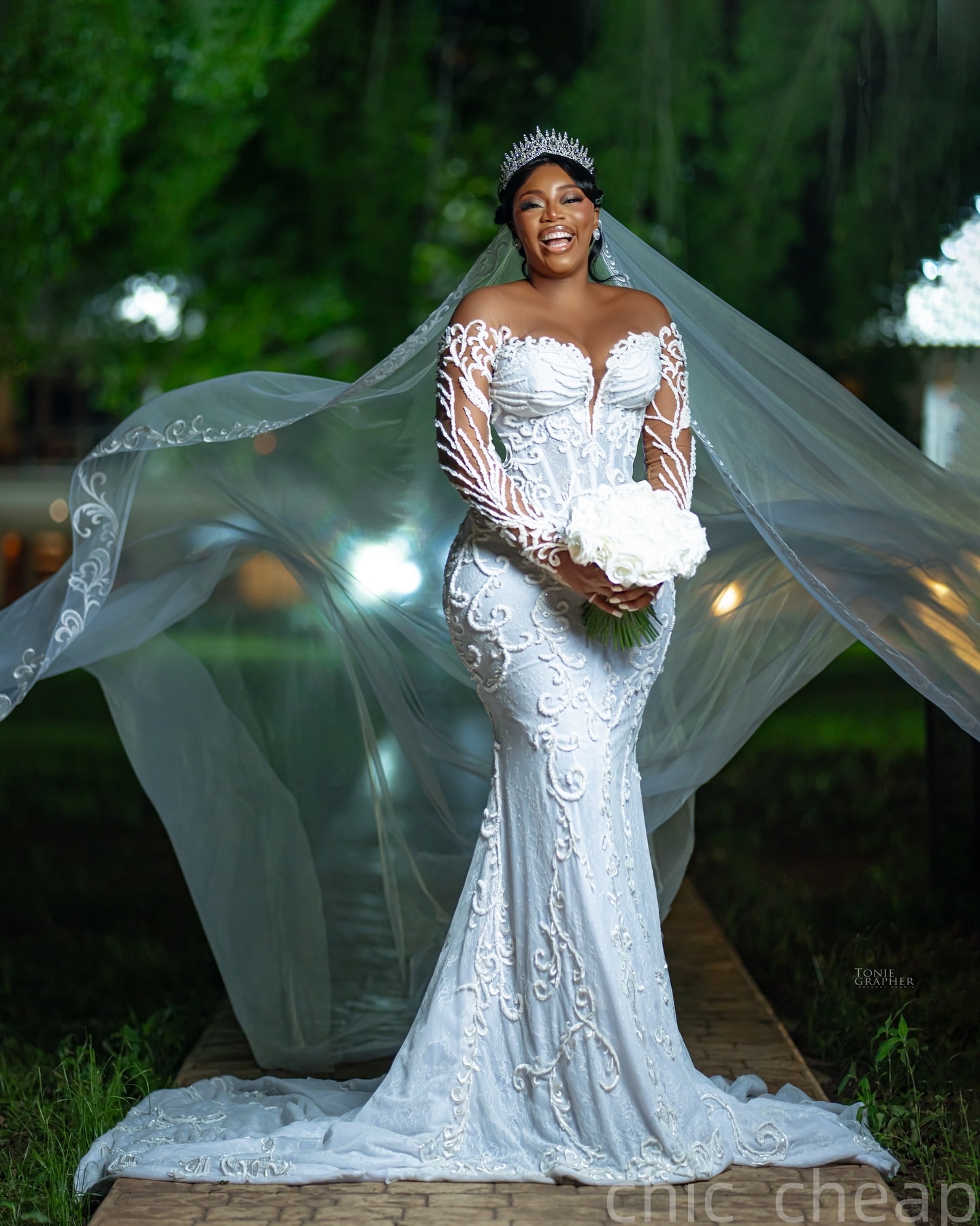 2025 Aso Ebi Plus Size Ivory Mermaid Wedding Dress Lace Embroidery Sheer Neck Full Sleeves Vintage Bridal Gowns Dresses ZJ0677