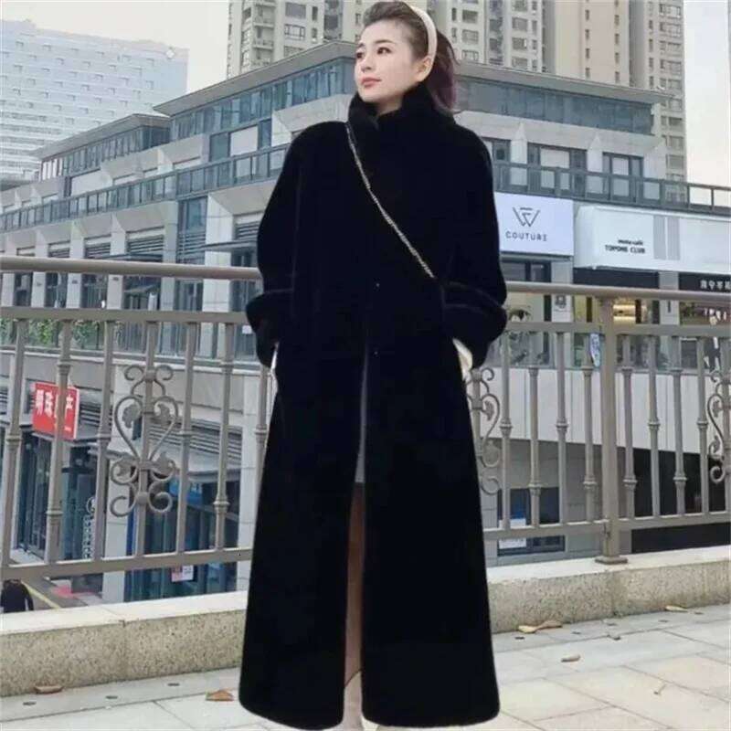 2024 New Long Mink Integrated Fur Women's Thick High-End Environmentally Friendly Coat Popular Winterthick Warm Jackets