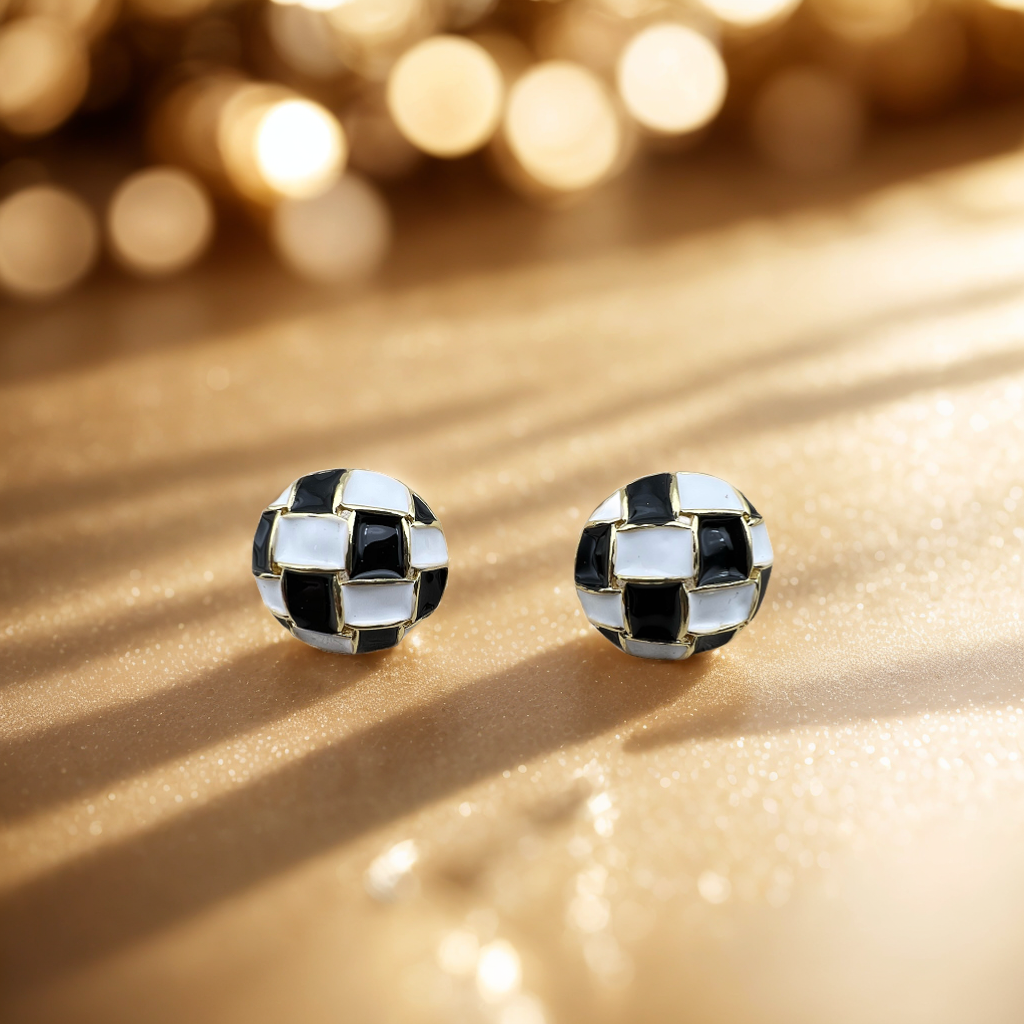 Classic Patterned Ear Jewelry - Glittering Holographic Thread Detail