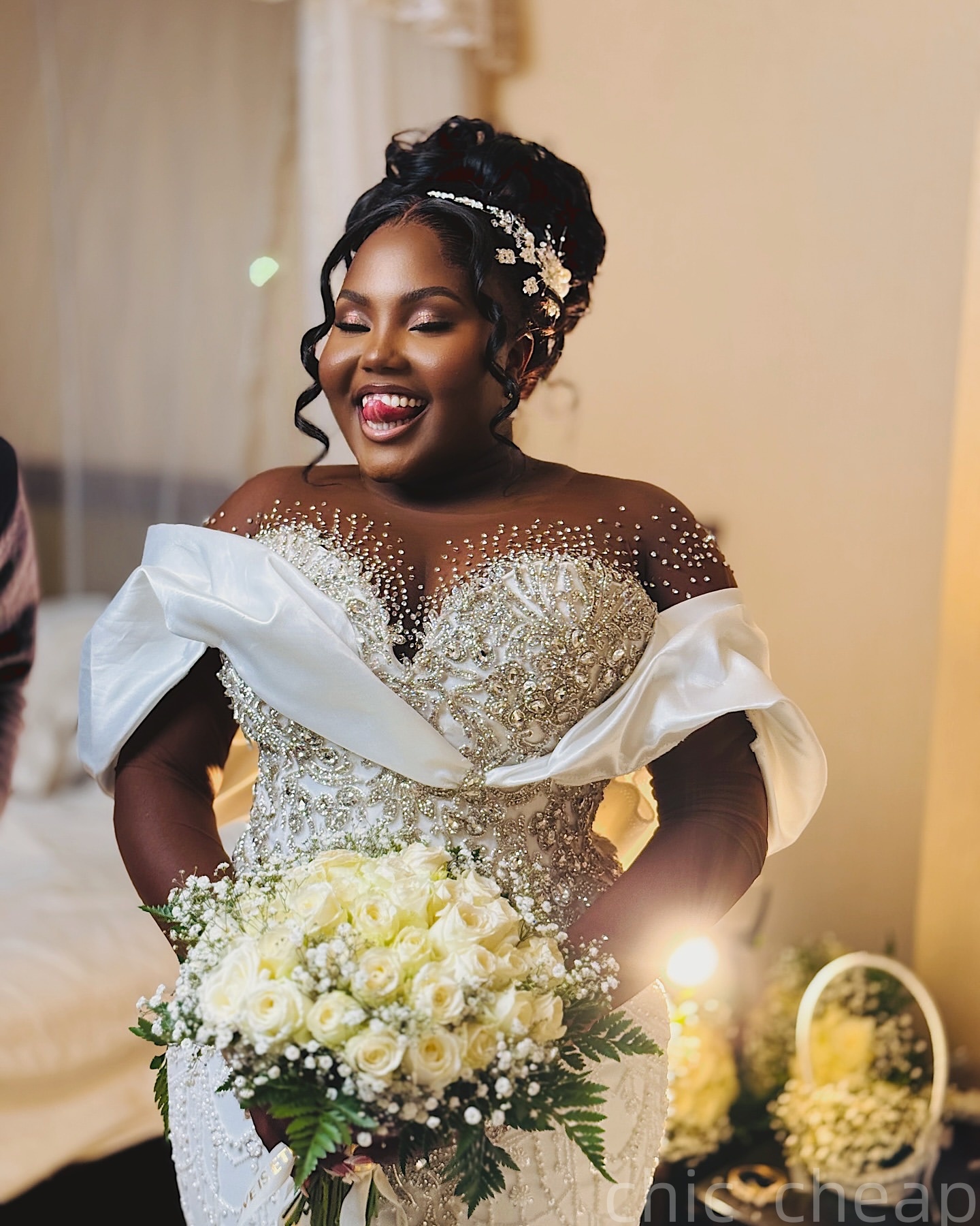 2025 Aso Ebi Plus Size Ivory Mermaid Wedding Dress Beaded Crystals Lace Detachable Train Vintage Sparkly Bridal Gowns Dresses ZJ0678
