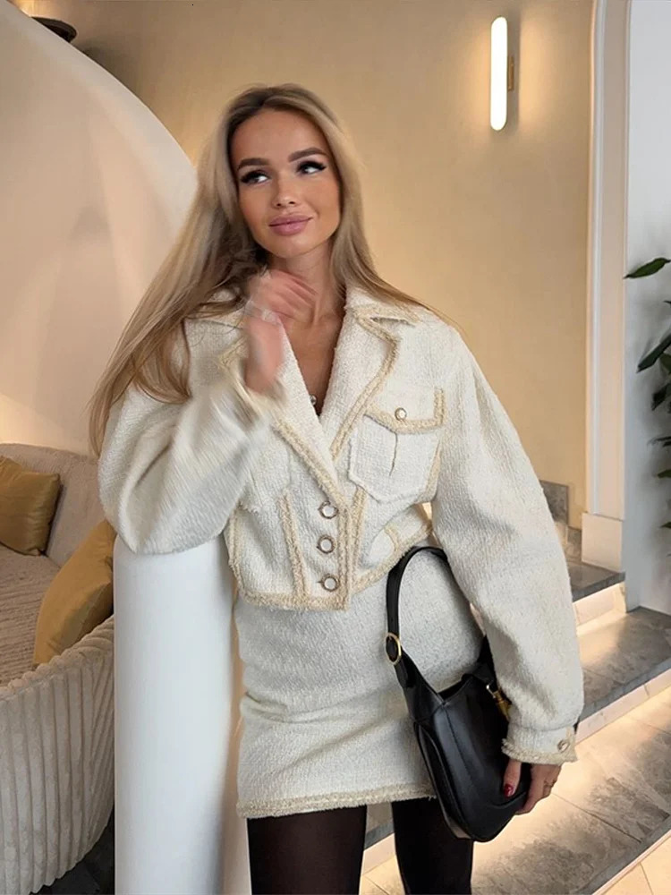 Collar Coarse Tweed Short Coat Frayed Shorts Women Set Long Sleeved Button Top Straight Autumn High Street Lady Suit 250728