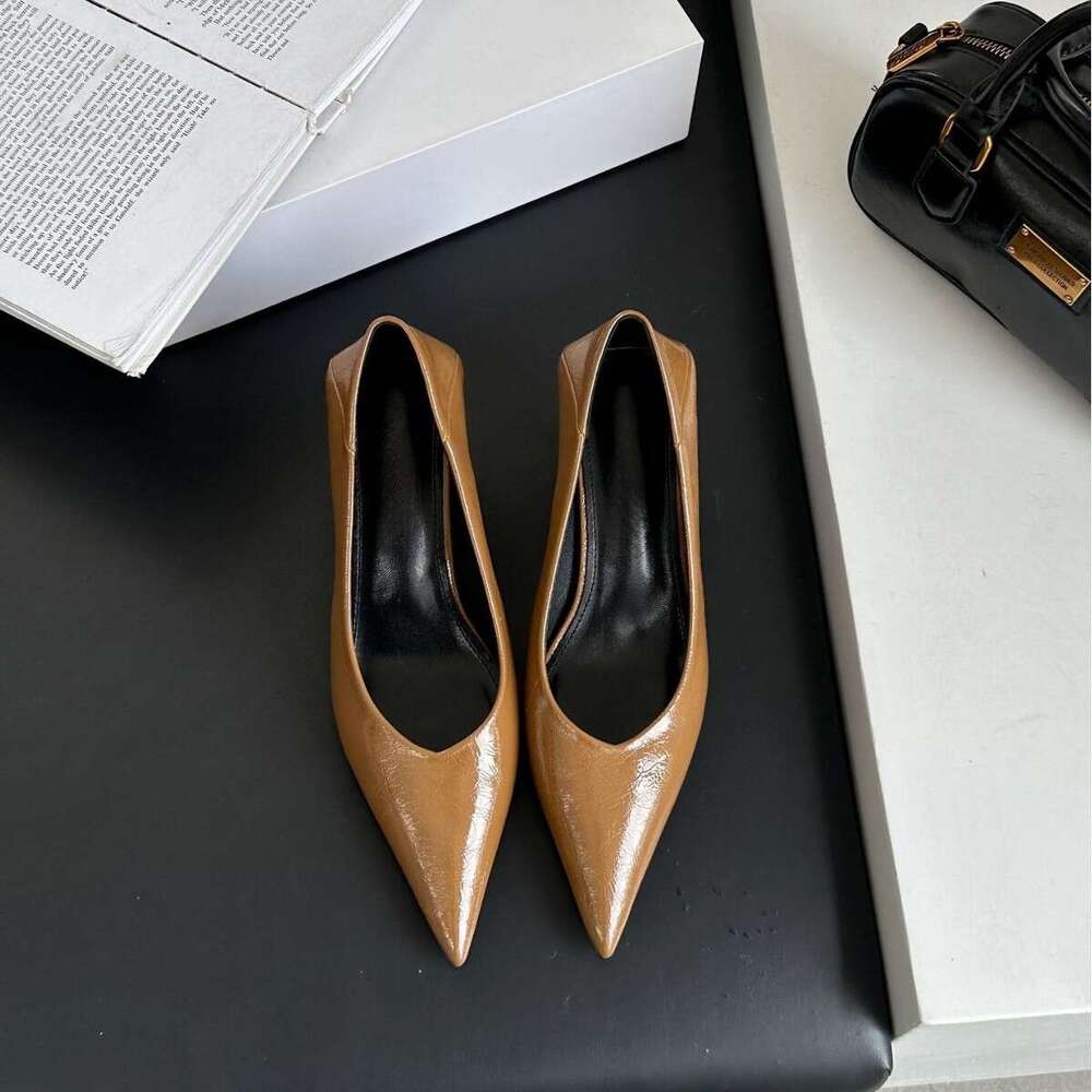 Shallow Mouth Single Shoes for Women, High-End French Style High Heels, Versatile Leather Pointed Toe Women's Shoes, Soft Sole Comfortable