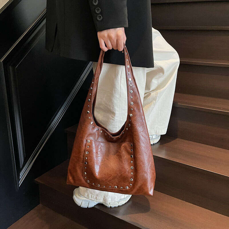 Designer Bag Tote bag Shoulder bag Studded Single Shoulder Tote Fashion Niche Light Luxury Commuter Bag Large Capacity Handbag
