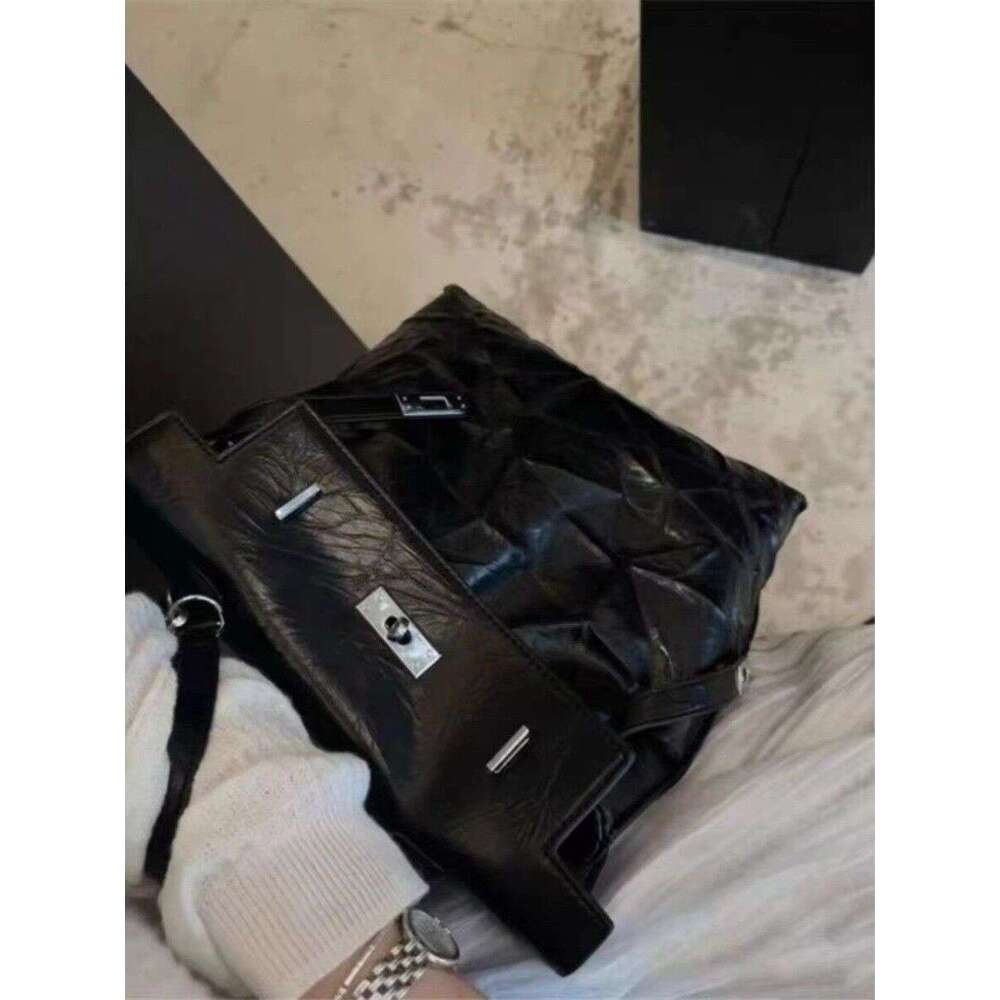 Designer Bag Tote Bag Shoulder bag Summer Large Capacity New Travel Wrinkle Backpack High End Commuting Single Shoulder Crossbody Bag